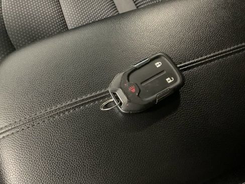Used 2024 GMC Terrain SLE AWD/4WD image 34