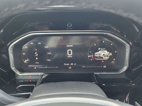 New 2026 GMC Sierra 1500 SLT image 24