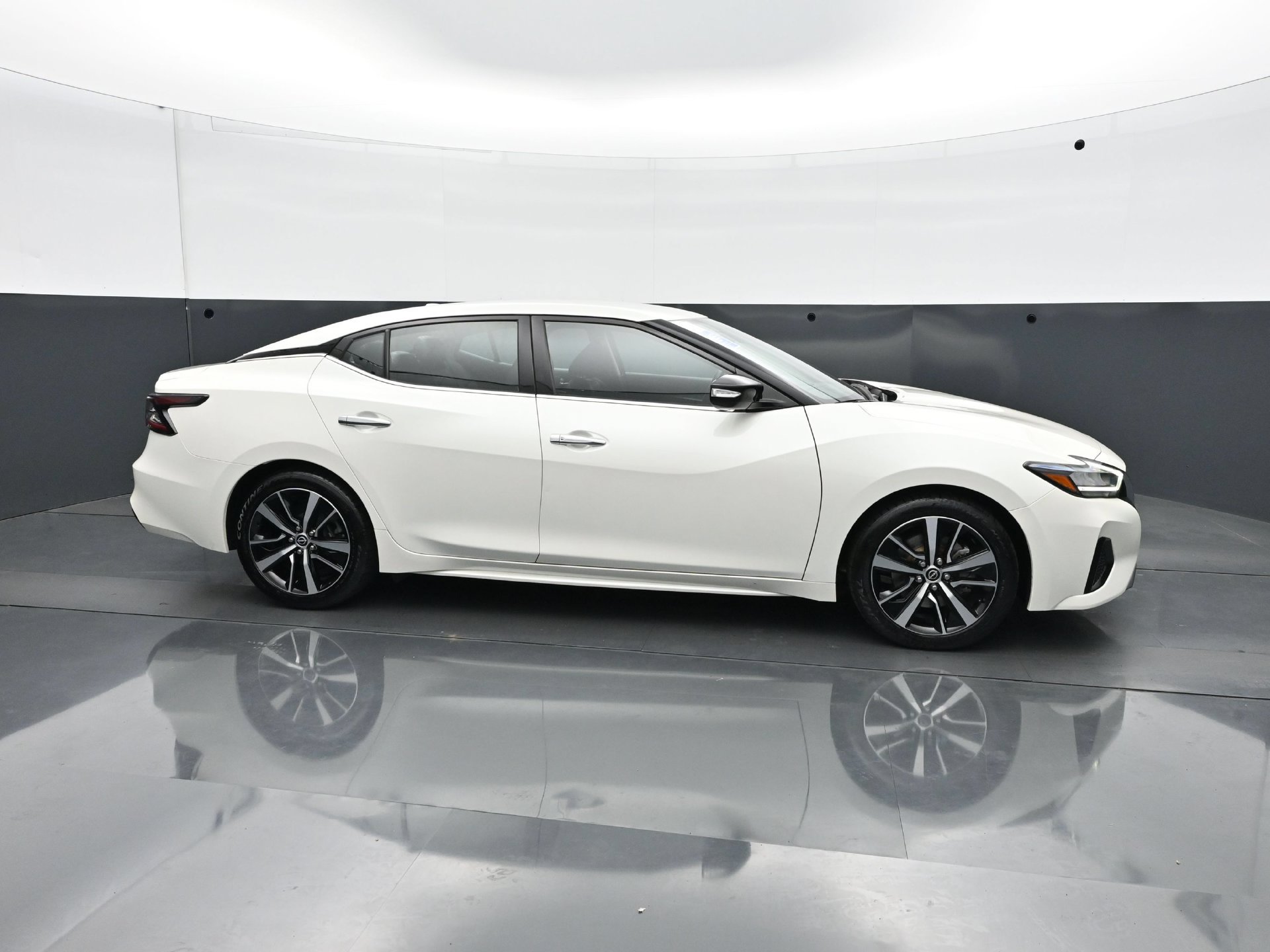 Used 2023 Nissan Maxima SV w/ Floor Mat Group FWD image 8