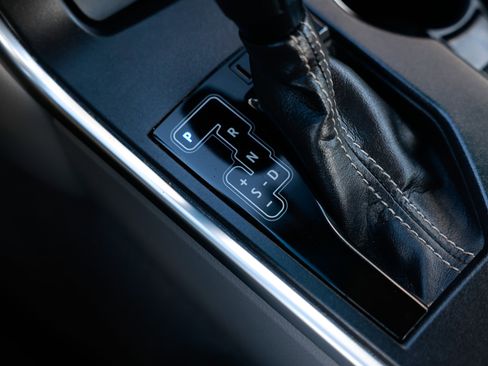 Used 2017 Toyota Camry XLE w/ Moonroof Package image 41