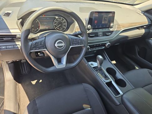 Certified 2025 Nissan Altima 2.5 SV FWD image 15