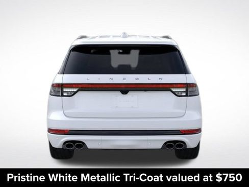 Used 2026 Lincoln Aviator AWD image 5