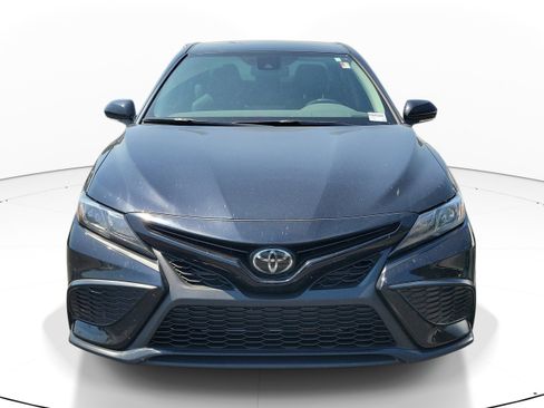 Used 2024 Toyota Camry SE w/ Convenience Package image 2