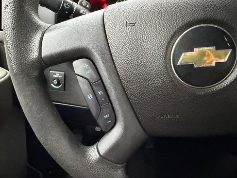 Used 2017 Chevrolet Express 2500 Extended RWD image 12