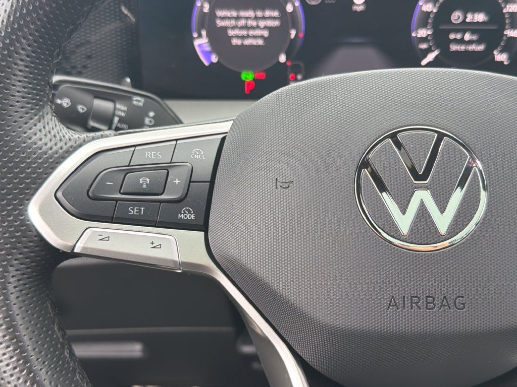 Certified 2026 Volkswagen Tiguan SE R-Line AWD/4WD image 13