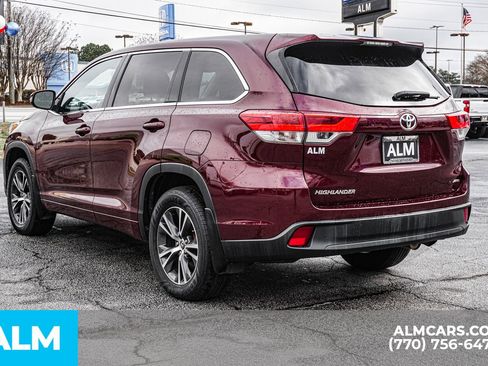 Used 2018 Toyota Highlander LE image 7