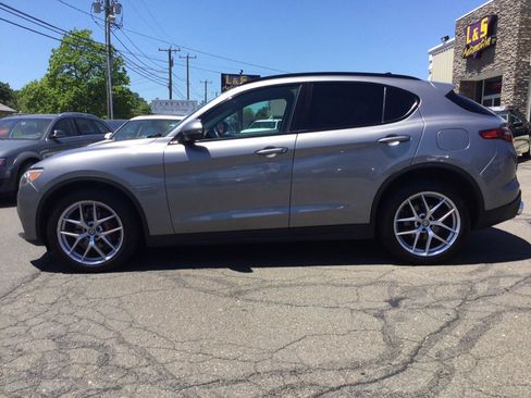 Used 2019 Alfa Romeo Stelvio Ti Sport w/ Quick Order Package 22S Sport AWD/4WD image 11