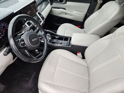 Used 2022 Kia Sorento S FWD image 11