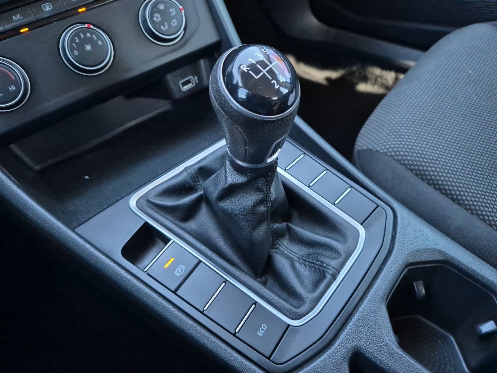 Used 2019 Volkswagen Jetta S w/ Driver Assistance Package FWD image 18