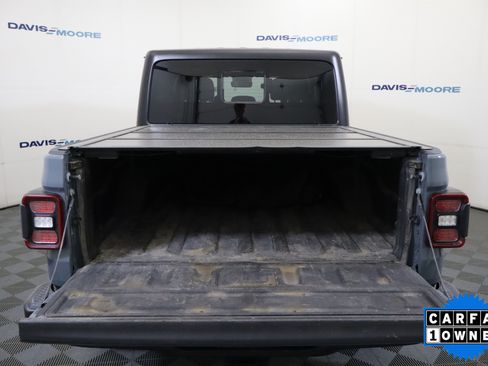 Used 2025 Jeep Gladiator Sport AWD/4WD image 9