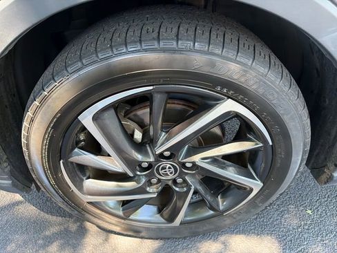 Used 2020 Toyota C-HR Limited FWD image 11