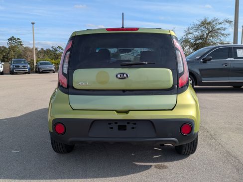 Certified 2017 Kia Soul image 5