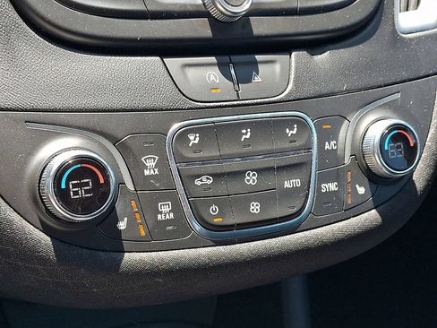 Used 2024 Chevrolet Malibu LT FWD image 16