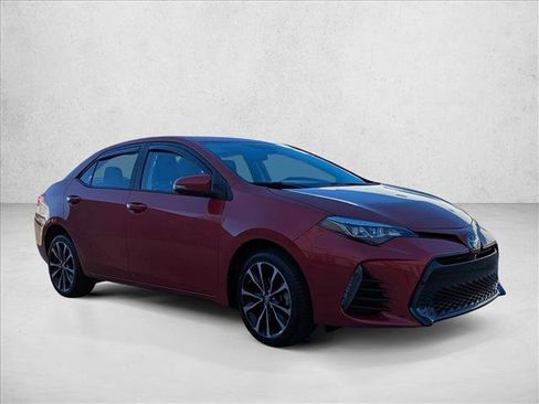 Used 2018 Toyota Corolla SE image 3
