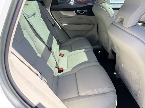 Used 2023 Volvo XC60 B5 Ultimate image 29