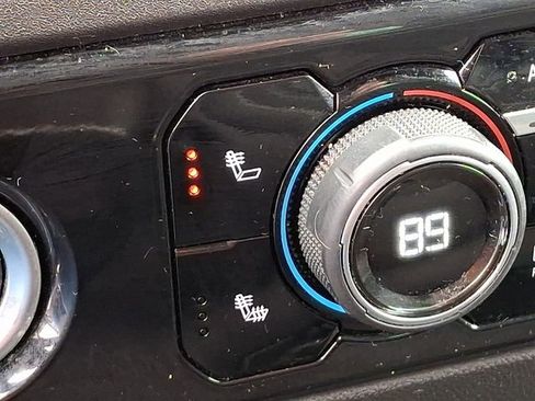 Used 2022 Chevrolet Silverado 1500 LT image 29