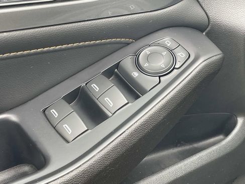 Used 2021 Chevrolet Traverse LS image 16