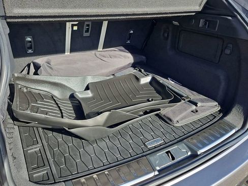 Used 2023 Jaguar F-PACE SVR image 20