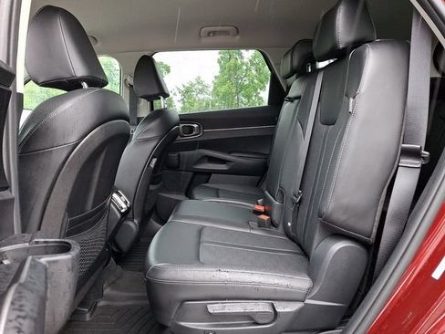 Used 2025 Kia Sorento S AWD/4WD image 14