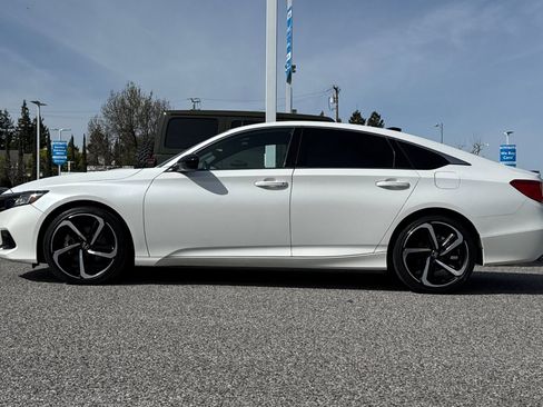 Used 2022 Honda Accord Sport image 2