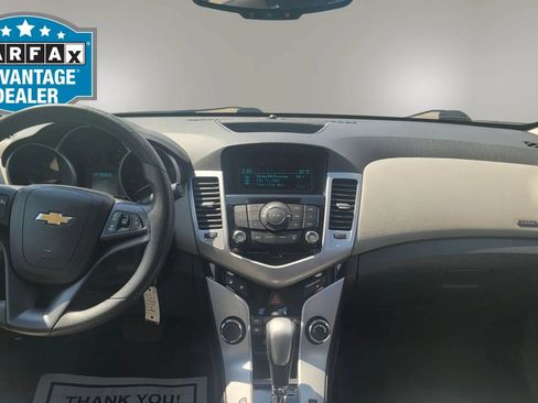 Used 2013 Chevrolet Cruze LS FWD image 17