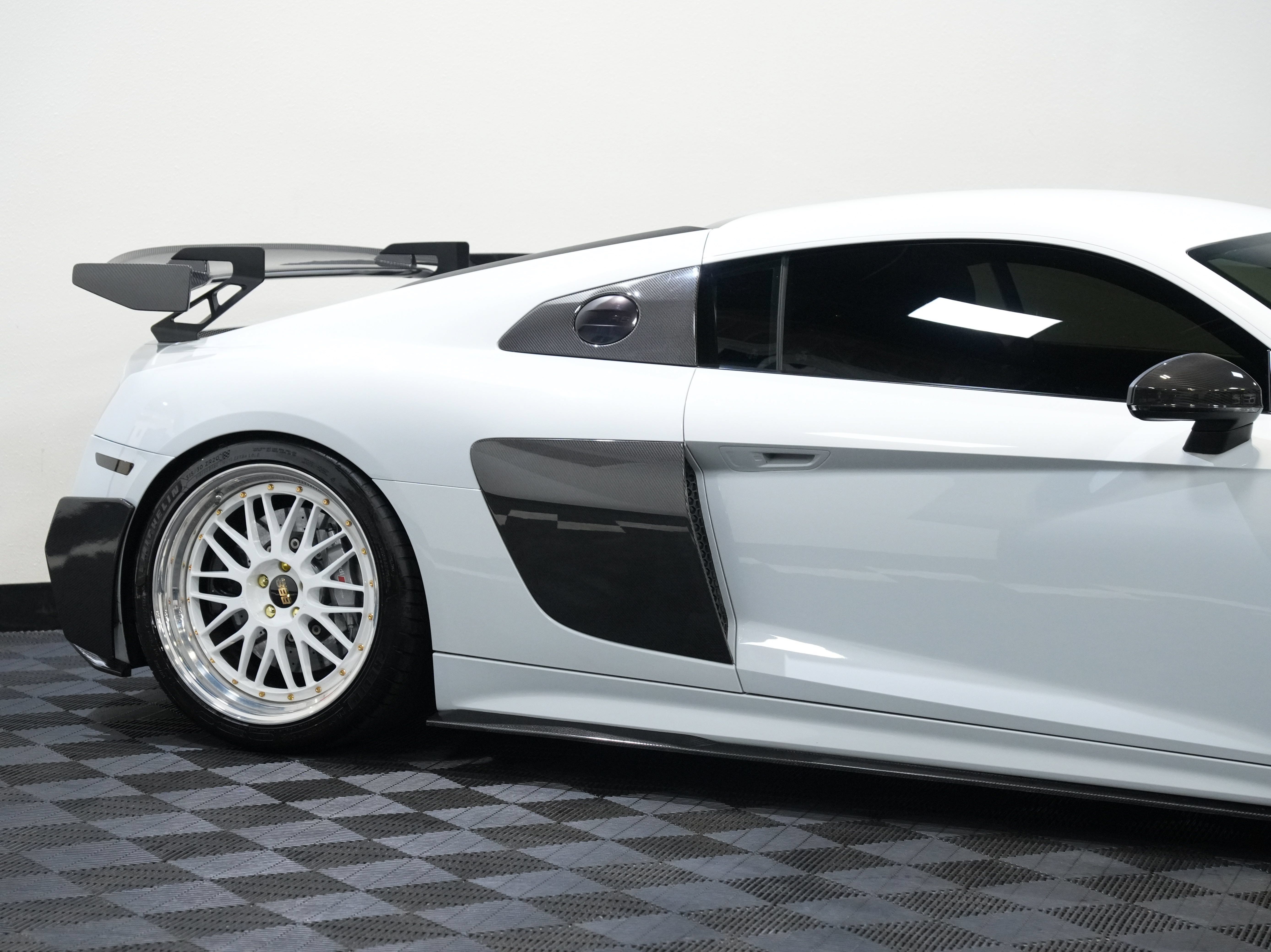 Used 2017 Audi R8 V10 plus AWD/4WD image 14