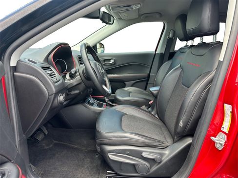 Used 2019 Jeep Compass Trailhawk image 10