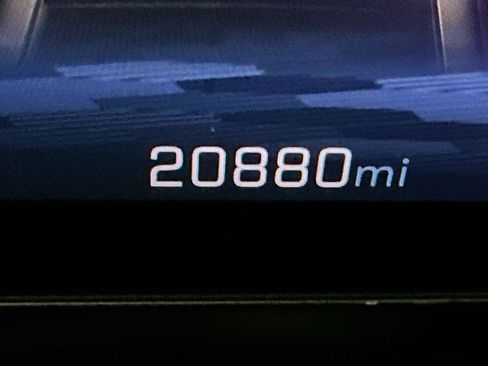 Used 2025 Chevrolet Traverse LT image 19