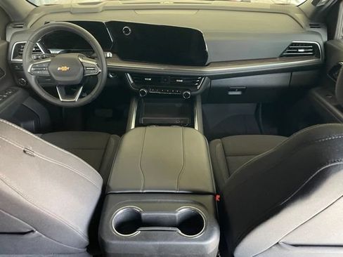 Used 2025 Chevrolet Tahoe LS RWD image 16