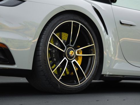 Used 2022 Porsche 911 Turbo S image 15