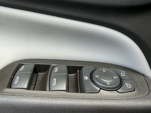Used 2023 Chevrolet Equinox LS w/ LS Convenience Package FWD image 22