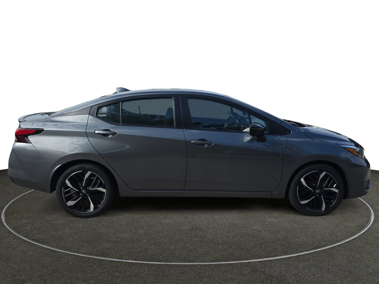 Used 2024 Nissan Versa SR FWD image 7