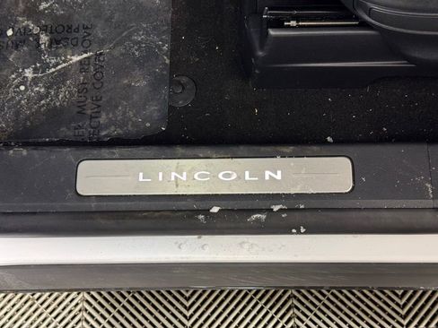 Certified 2025 Lincoln Aviator Black Label image 21