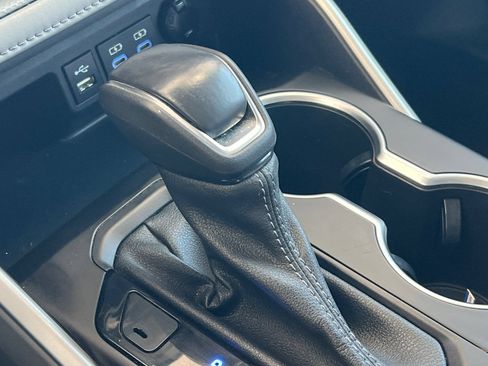 Used 2022 Toyota Highlander XLE AWD/4WD image 19