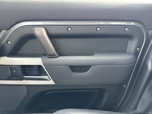 Used 2023 Land Rover Defender 110 S image 23