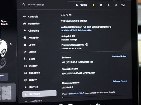Used 2023 Tesla Model 3 Standard Range image 41