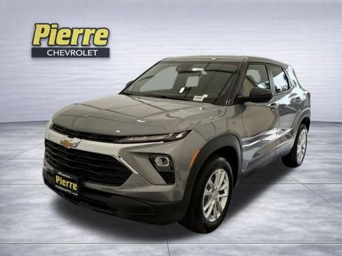 New 2026 Chevrolet TrailBlazer LS w/ LS Convenience Package AWD/4WD image 1
