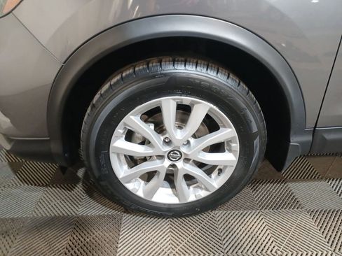 Used 2022 Nissan Rogue Sport SV w/ Technology Package image 18