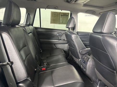 Used 2017 Honda Pilot Touring image 31