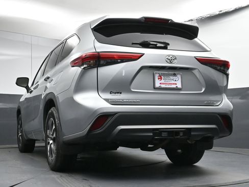 Used 2021 Toyota Highlander XLE image 27