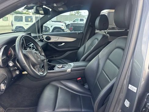 Used 2019 Mercedes-Benz GLC 300 image 9
