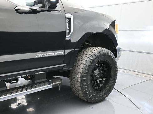 Used 2017 Ford F250 Lariat w/ Lariat Ultimate Package AWD/4WD image 50