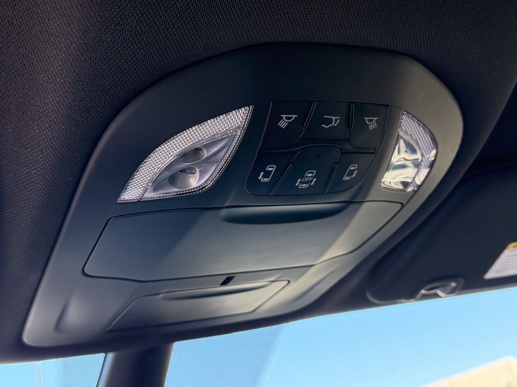 Used 2026 Chrysler Voyager LX FWD image 28