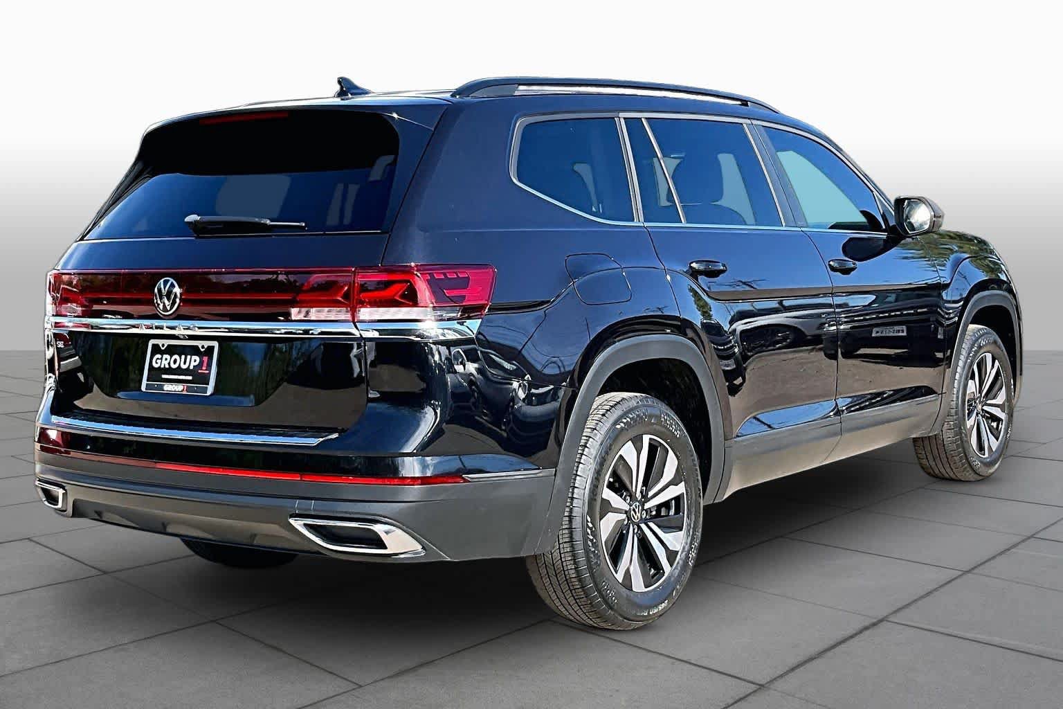 Used 2024 Volkswagen Atlas SE FWD image 13