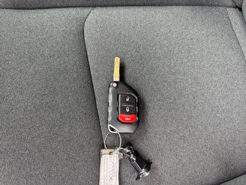 Used 2025 Jeep Wrangler Unlimited Rubicon AWD/4WD image 21