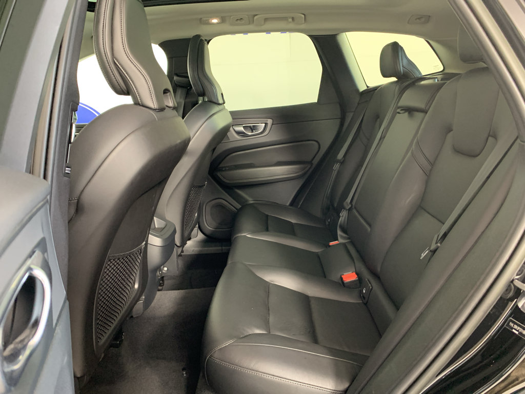 Used 2023 Volvo XC60 B5 Core AWD/4WD image 32