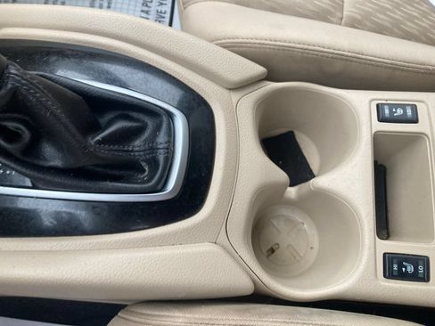Used 2019 Nissan Rogue SV AWD/4WD image 33