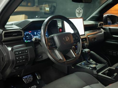 Used 2025 Toyota Tacoma TRD Sport w/ TRD Sport Upgrade Package AWD/4WD image 8