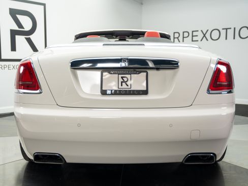 Used 2017 Rolls-Royce Dawn RWD image 9