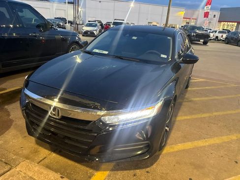 Used 2018 Honda Accord LX image 3